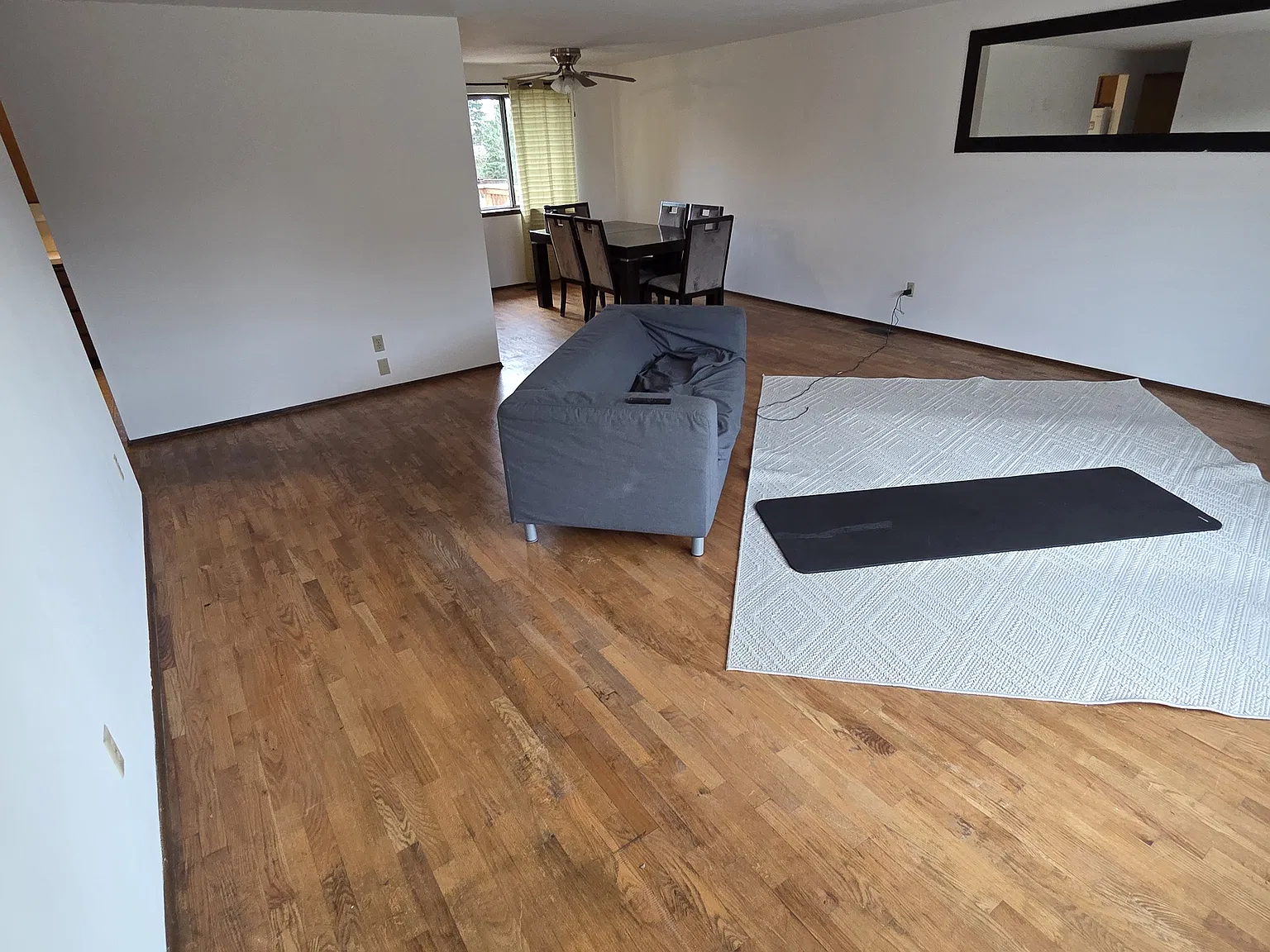 5 bed, 2342 sqft, $3,895 — Photo 3
