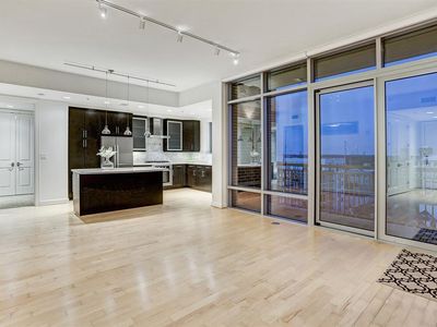 2207 Bancroft St APT 906, Houston, TX, 77027