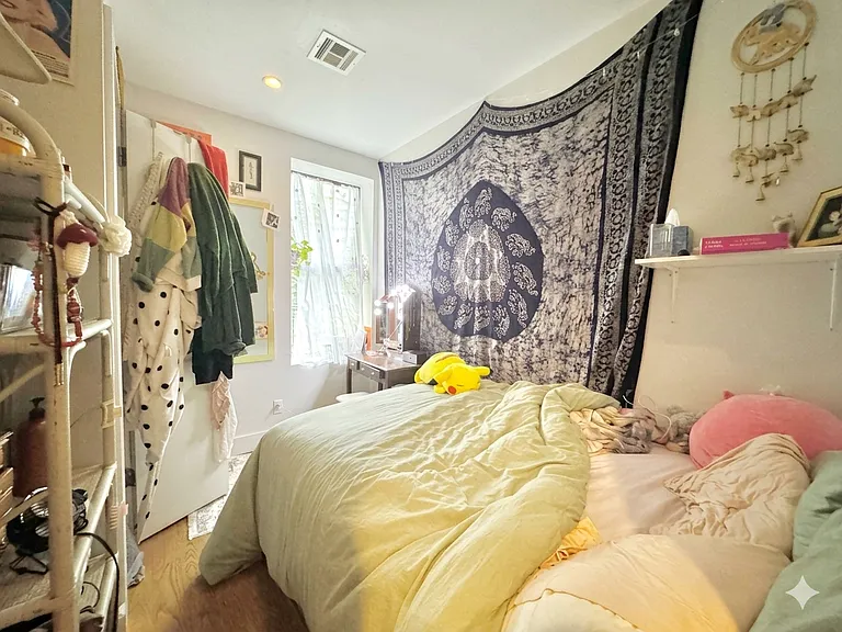 871 Hart St #4R — Photo 7