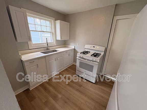 4th image of 3531 Smith St