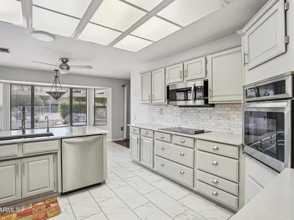 14207 W ANTELOPE Drive, Sun City West, AZ 85375