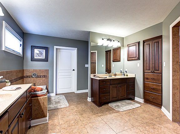 4th image of 2314 Black Oak Dr