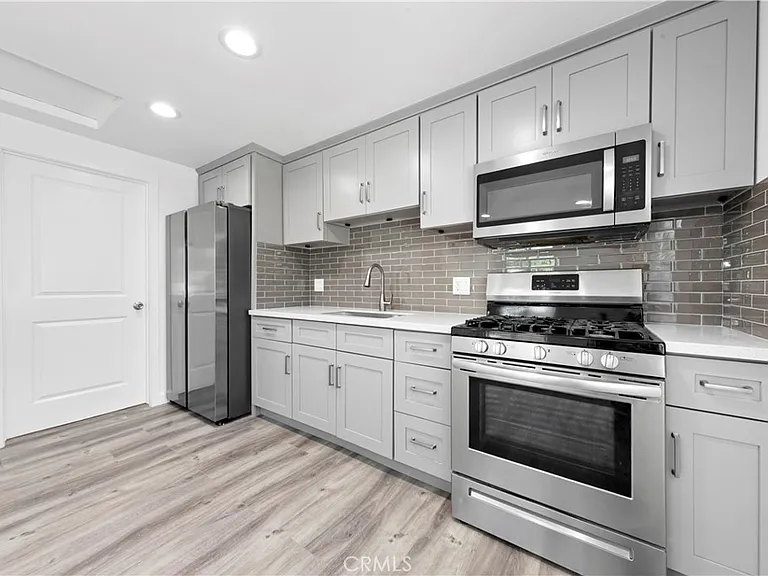 8847 Debra Ave — Photo 9
