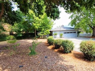 916 NW Starlite Pl, Grants Pass, OR