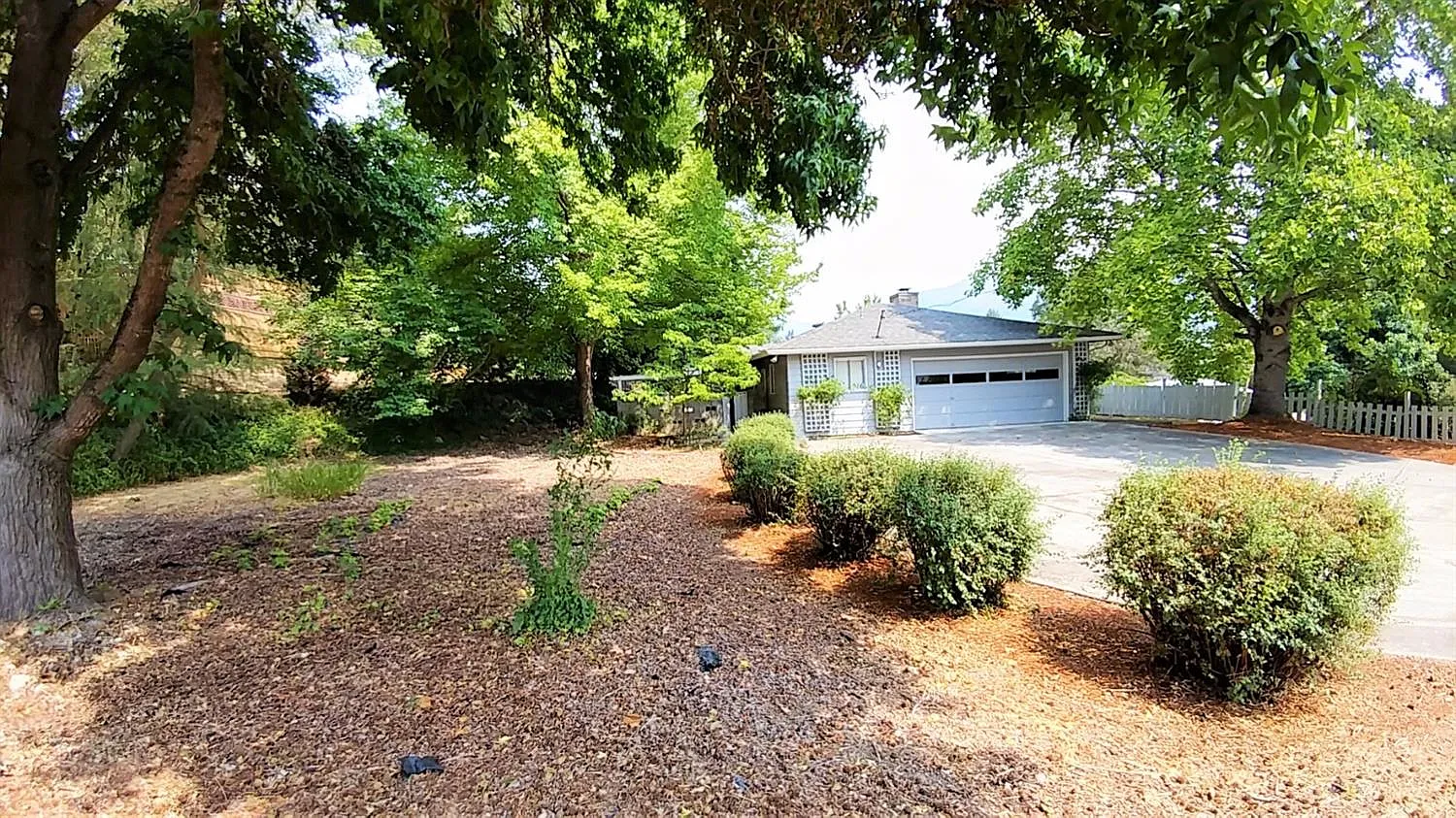 916 NW Starlite Pl photo 1