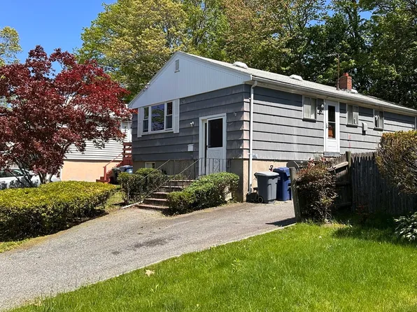 90 Thompson St, Hyde Park, MA 02136