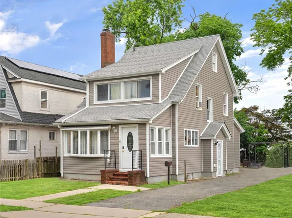 21 Pennsylvania Avenue, Hempstead, NY 11550