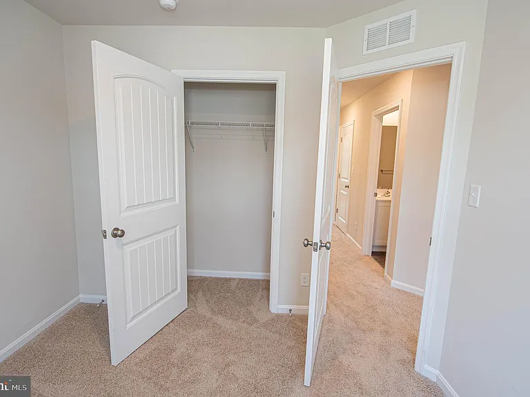 130 Willowtree Ln — Photo 69