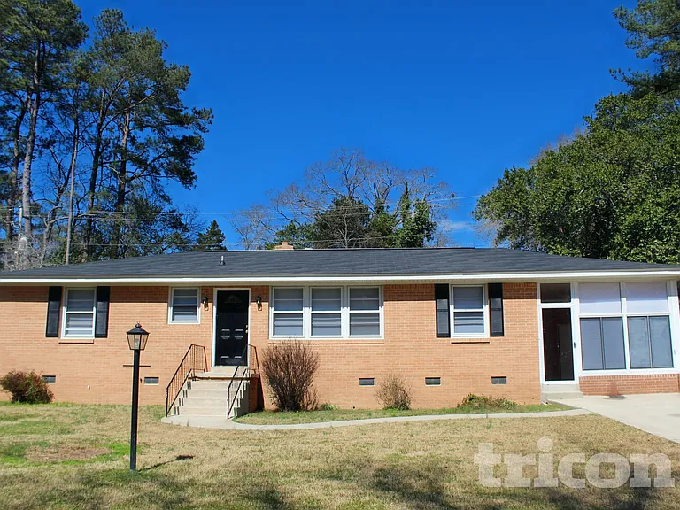 1834 Ashby Rd — Photo 1