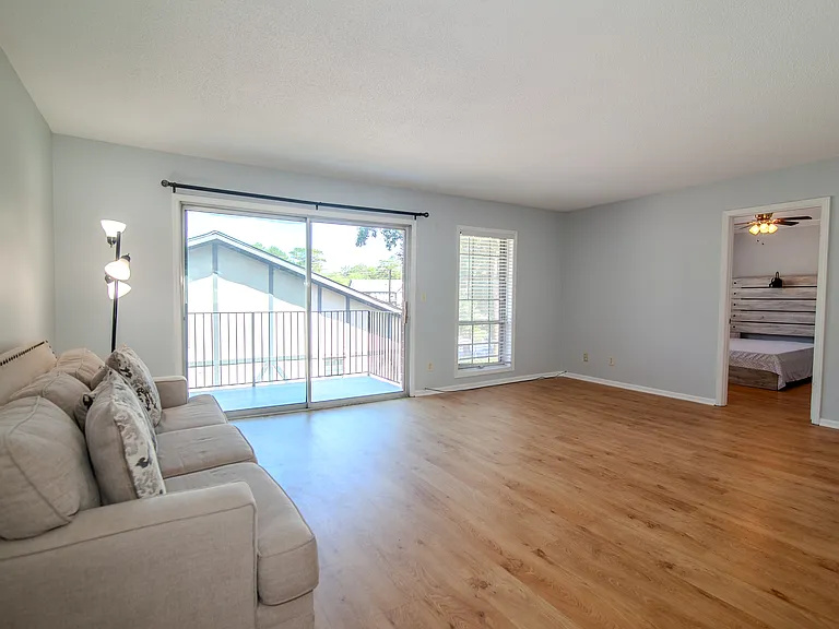 6851 Roswell Rd #H11 — Photo 14