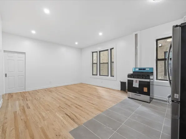 160 Wadsworth Avenue image 7 of 21