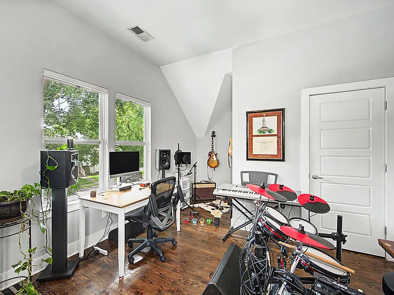 4808A Michigan Ave — Photo 43