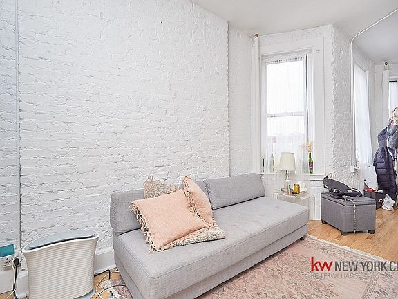 4th image of 120 Macdougal St APT 24