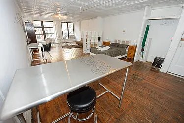 Rented by Nolita Group