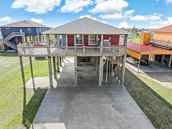 871 East Road, Crystal Beach, TX 77650