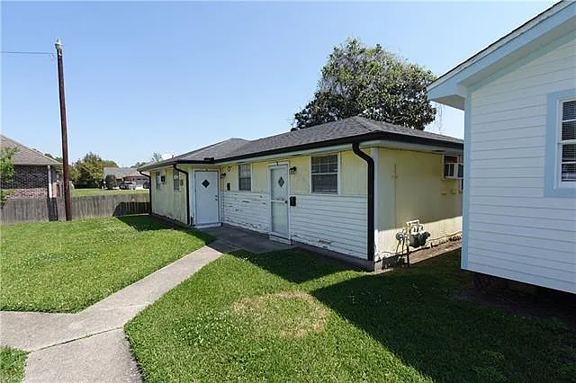 1 bed, 1.0 bath, 493 sqft, $1,050 — Photo 1