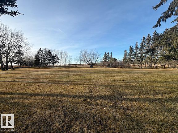3rd image of 61017 Range Rd #261