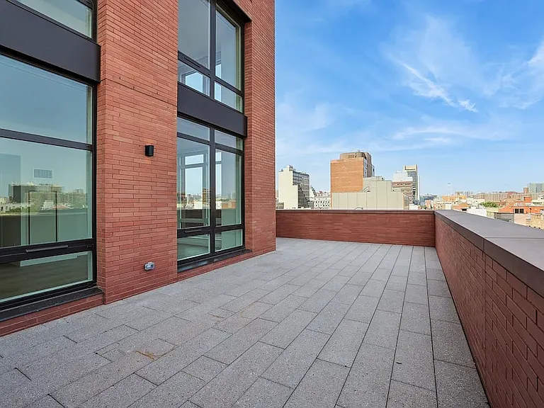 2035 5th Ave #5E — Photo 3