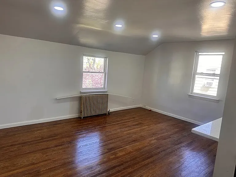 10 Christopher Ct #2 — Photo 9