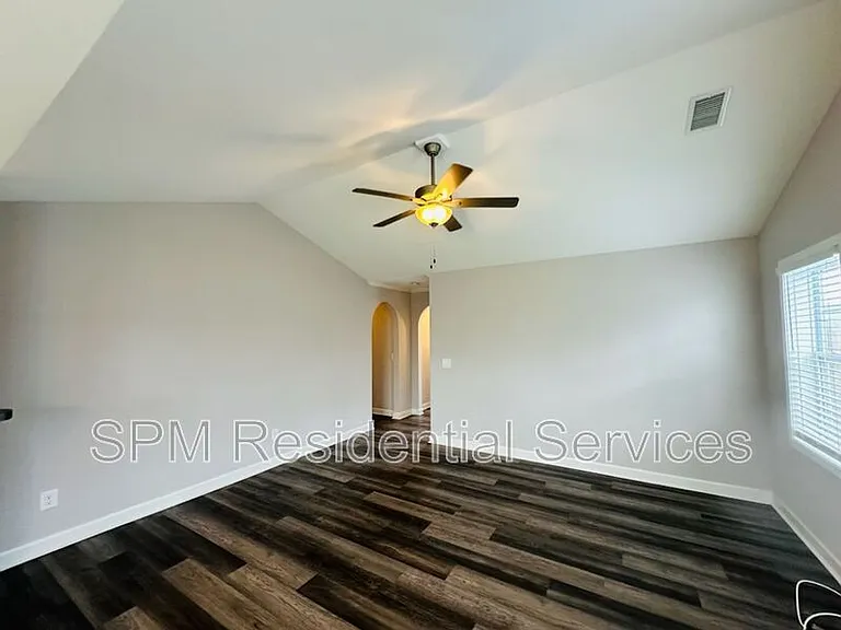 4047 Ironstone Ct — Photo 4