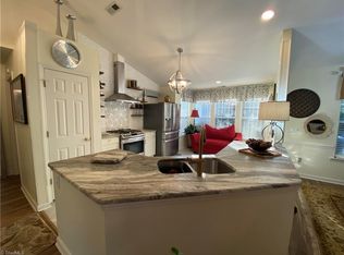 3707 Queenswood Ln, Jamestown, NC 27282