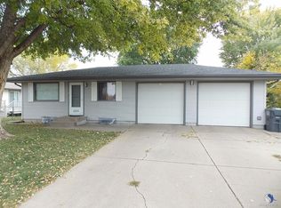 525 Adams St, Lincoln, NE 68521