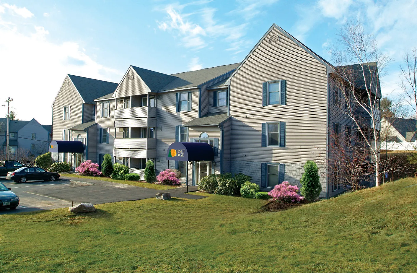 Sunset Ridge Apartments — Photo 1