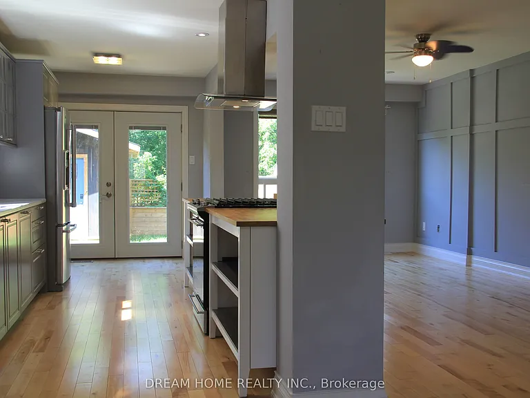 50 Pickett Cres — Photo 3