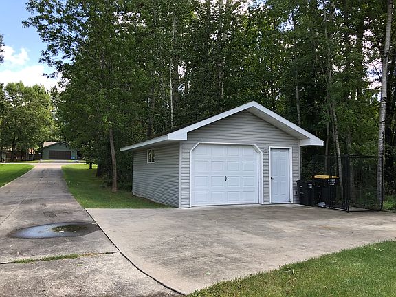 3rd image of 502 Shorewood Dr