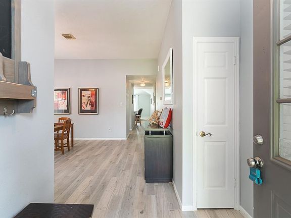 5th image of 2218 Aberdeen Dr