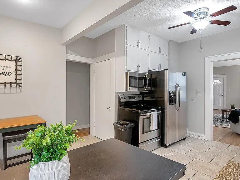 531 S Volutsia Ave — Photo 18