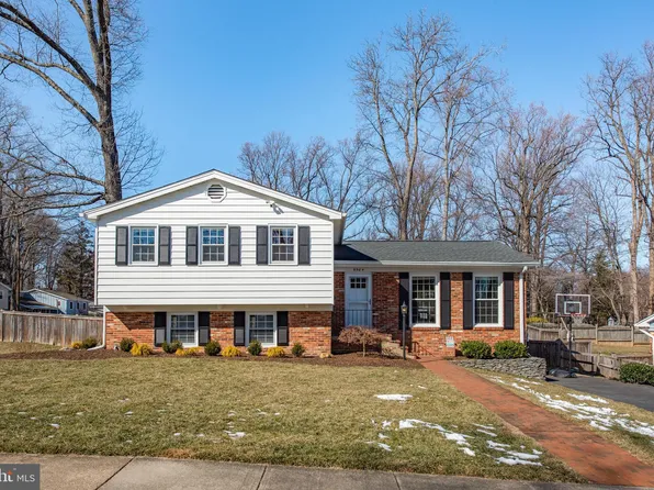 9904 Colony Rd, Fairfax, VA 22030