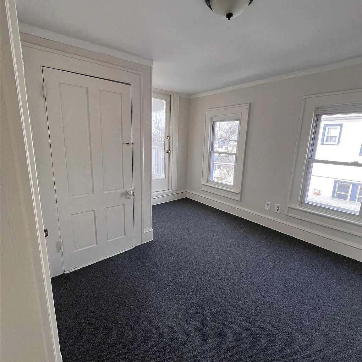 3 bed, 1.0 bath, 728 sqft, $3,600 — Photo 4