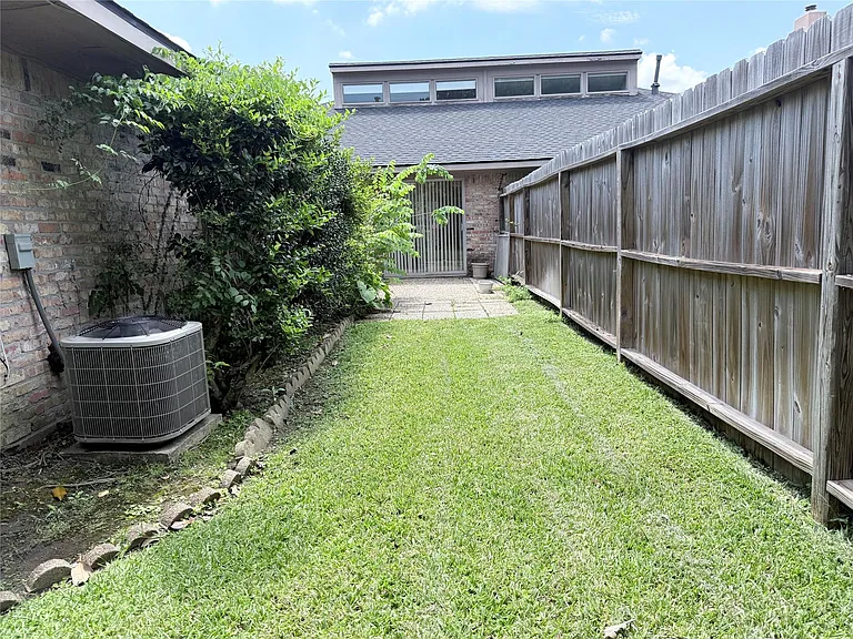 1611 Potomac Dr — Photo 23