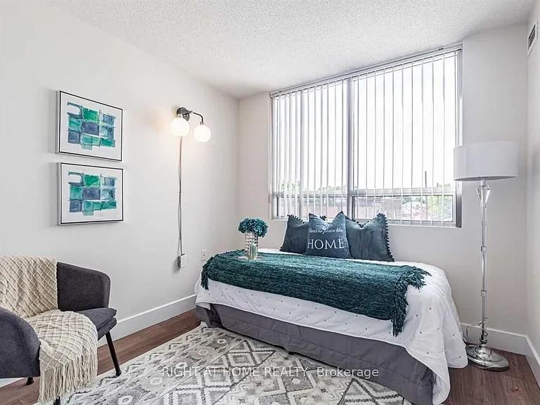 555 Wilson Heights Blvd #215 — Photo 11