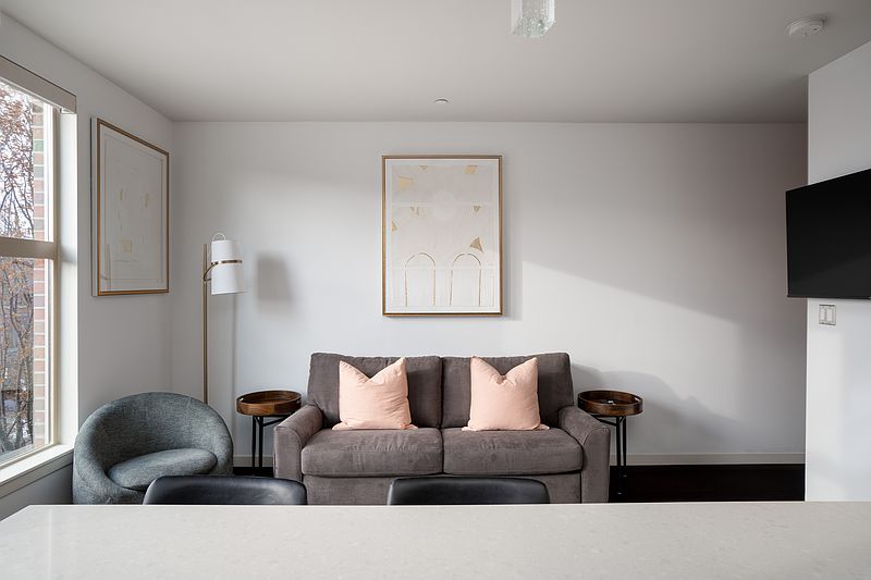 Victoria Apartment for rent - 1 Bedroom — photo 3
