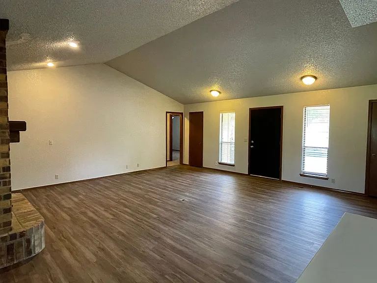 903 Northbrook Ave — Photo 3