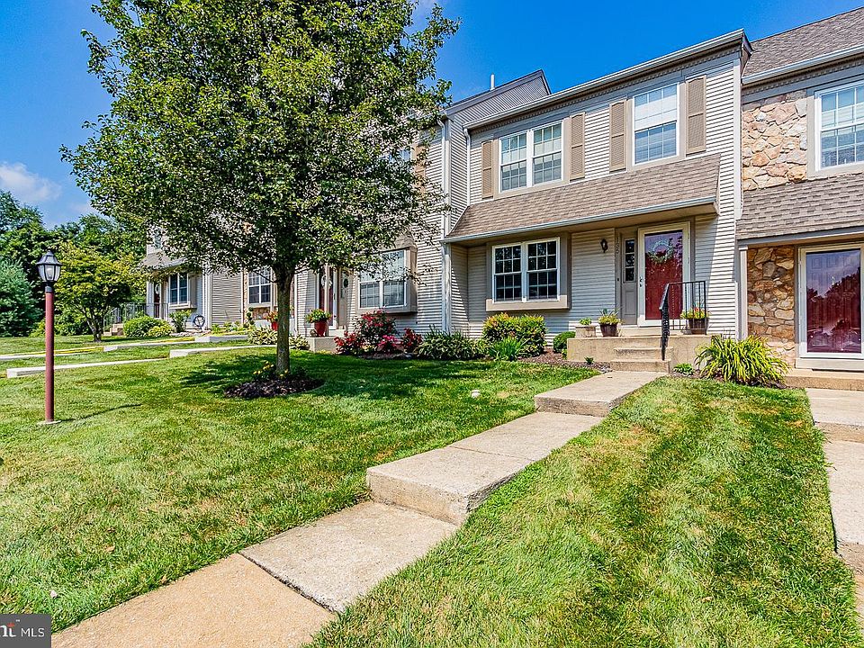 1st image of 135 Concord Ct #64