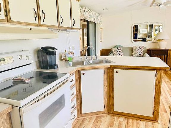 5th image of 25721 Lilac Ct