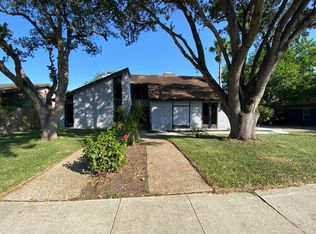 4326 Wood River Dr, Corpus Christi, TX 78410