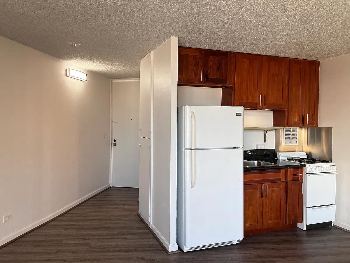 Building Photo - 750 Amana St #1706