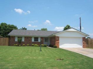141 Sheridan Pl, Chickasha, OK 73018