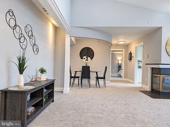 3rd image of 107 Lassen Ct APT 12