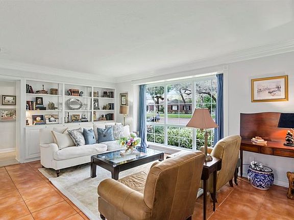 3rd image of 1200 Shorewood Dr