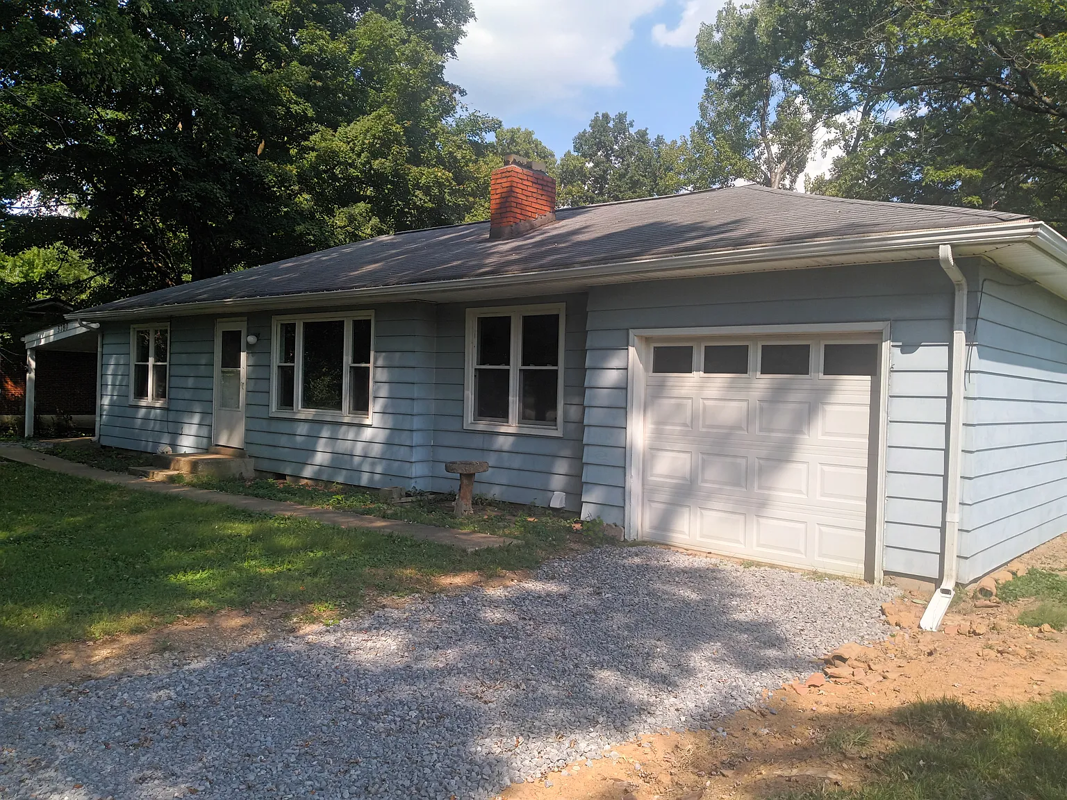 3 bed, 1012 sqft, $1,600 — Photo 1