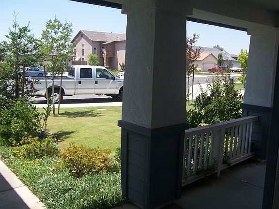 On cul-de-sac street