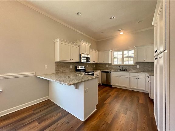 2nd image of 1123 Thurloe Drive