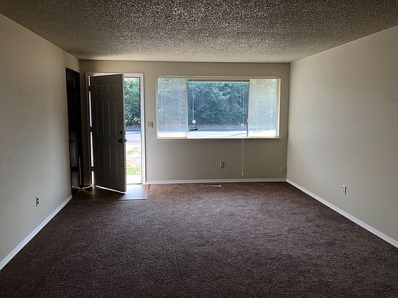 4th image of 917 152nd St E