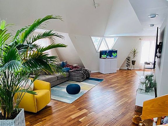 2nd image of 269 Lehn Springs Dr