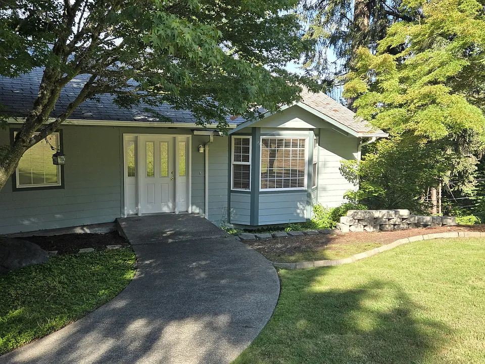 111 Crestwood Dr SW